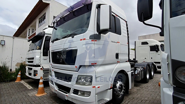 LOTE 006 - MAN TGX 29.440 6x4 2p 2015