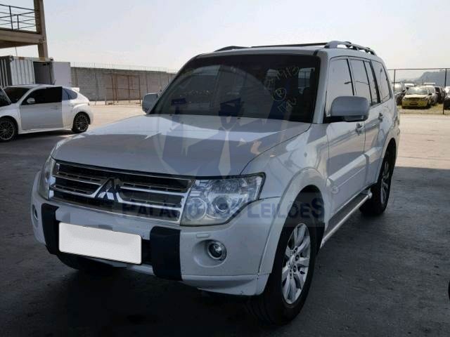 LOTE 034 - MITSUBISHI PAJERO FULL HPE 3.2 TURBO 2011