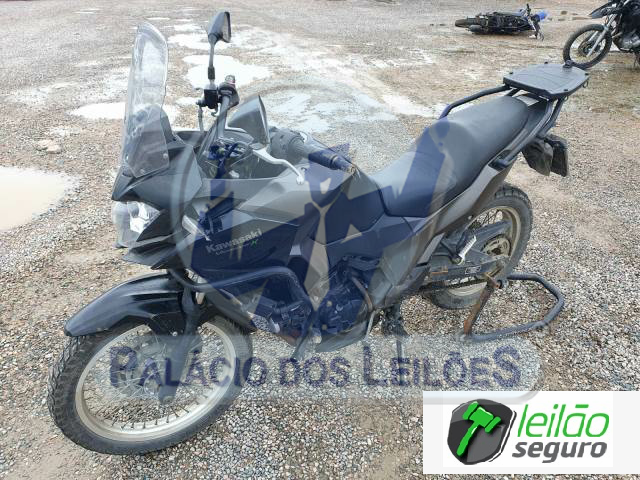 LOTE 020 KAWASAKI/VERSYS-X 300  