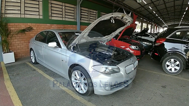 LOTE 016 - BMW 550i 4.4 32V 2011